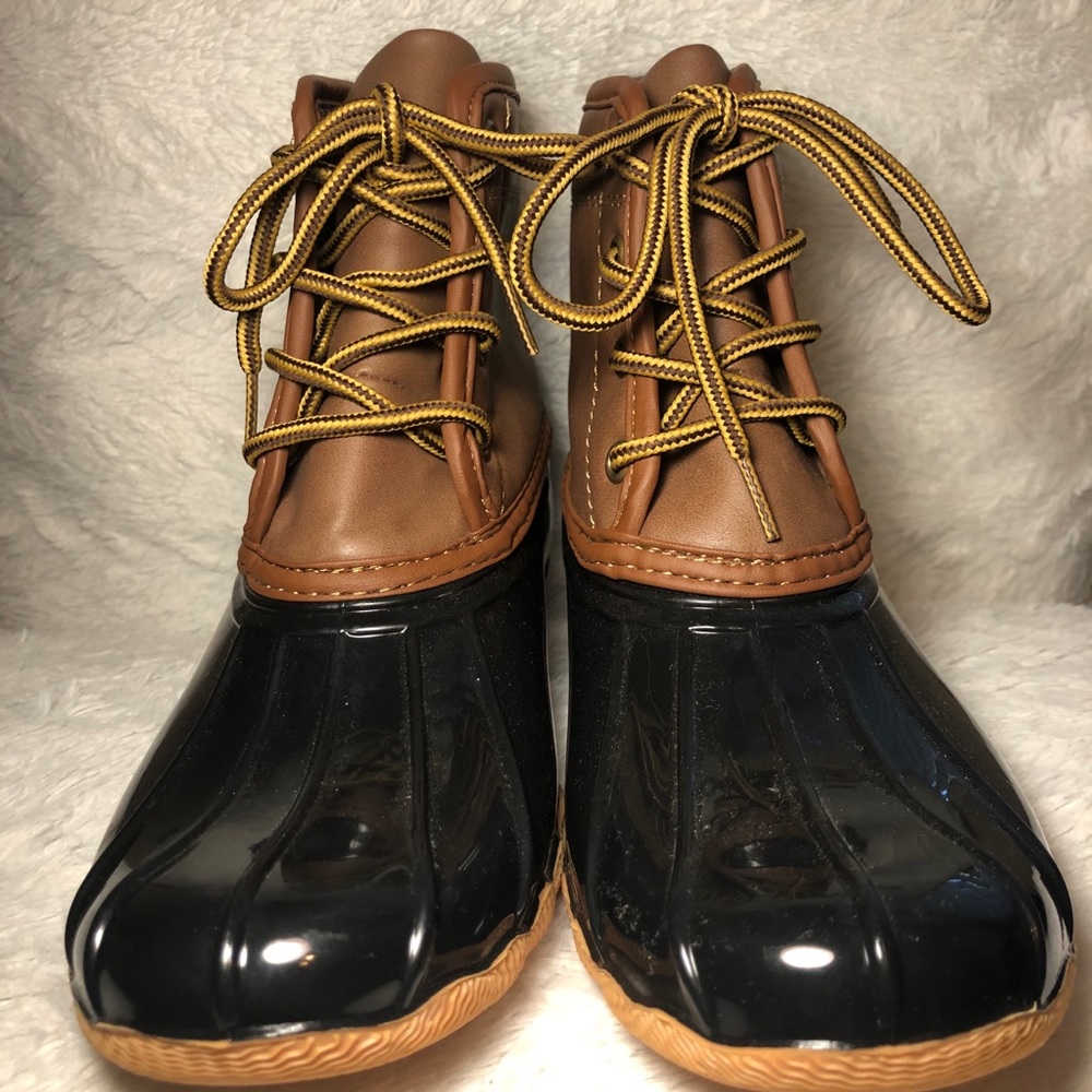 Duck boots